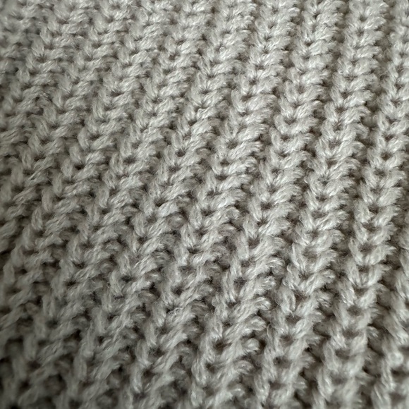 New! AG Men’s cardigan. Flattering fit, gorgeous silhouette. - Picture 7 of 10